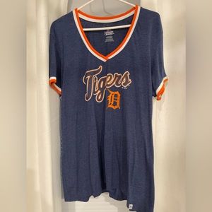 Tigers v-neck